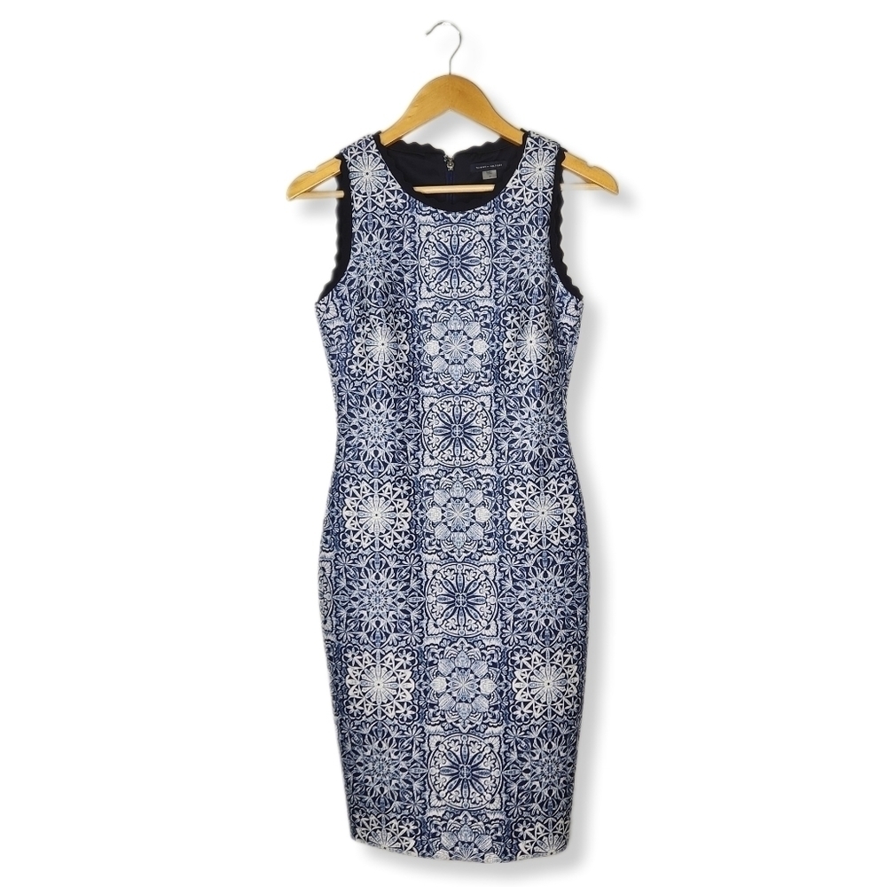 Tommy Hilfiger Navy White Mosaic Floral Classic Sheath Dress Size 2